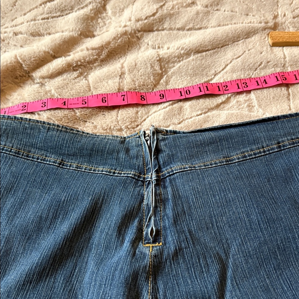 #51 Very Cool Vintage Embroidered Jeans - Picture 7 of 7